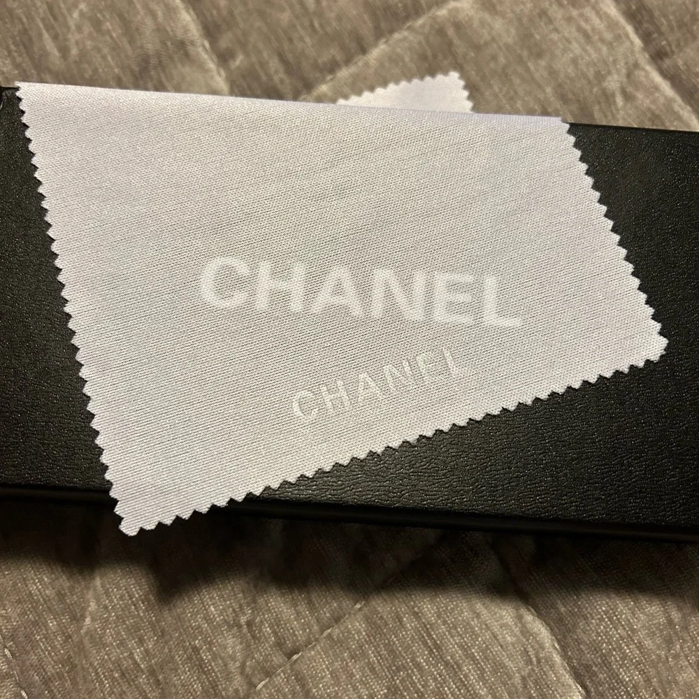Women’s CHANEL Oval Sunglasses NEW